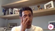 Parejo rompe a llorar en su despedida: «Quería retirarme en el Valencia»