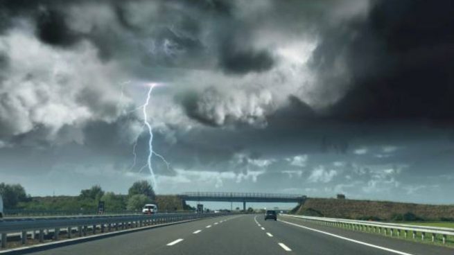 tormenta verano en coche