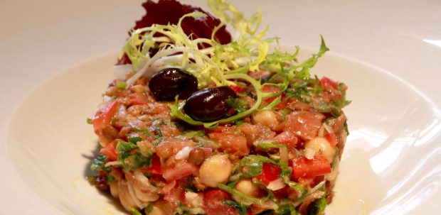 Las 12 mejores recetas de ensaladas con legumbres de bote para comer en  minutos