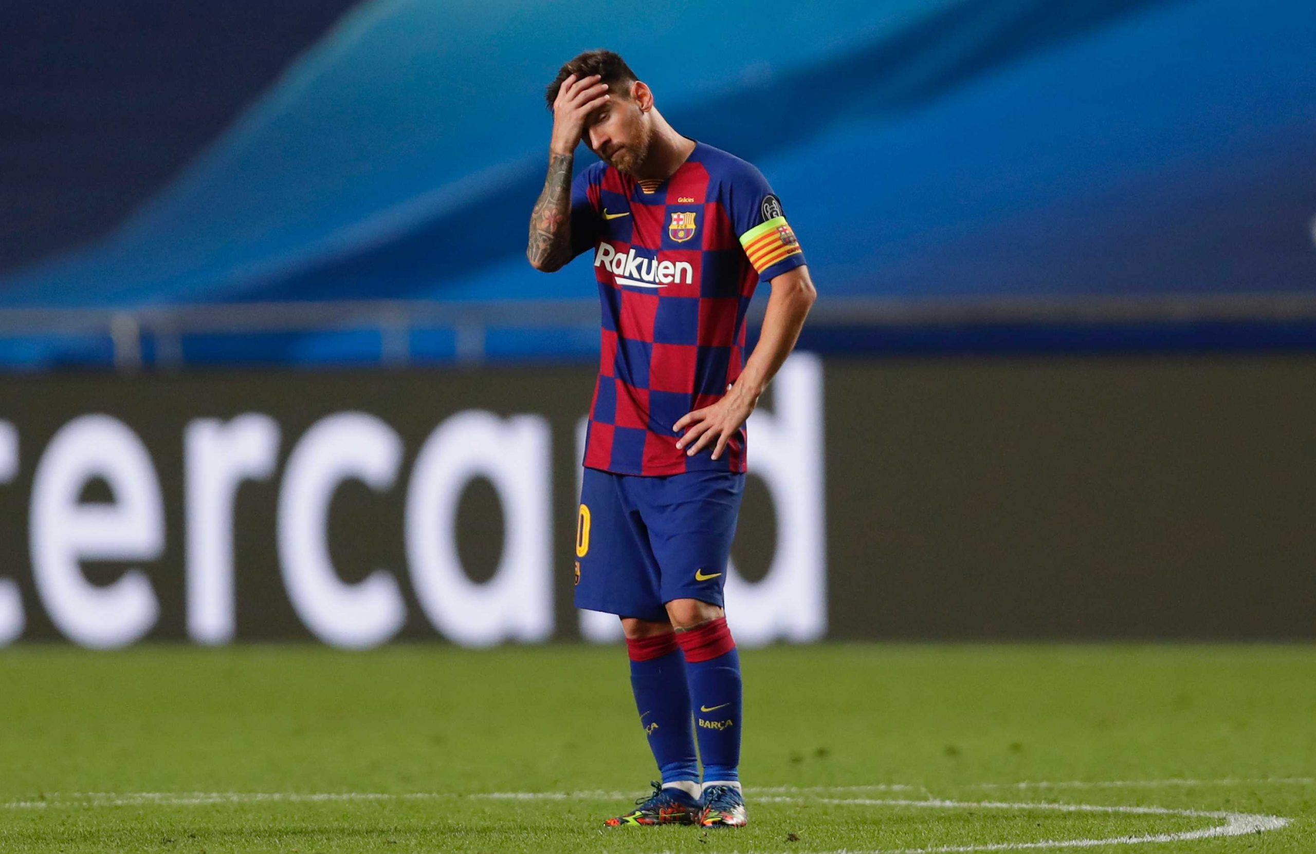 Messi, totalmente derrotado tras el aplastante 2-8 del Bayern de Múnich en la Champions League 19-20.