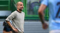 Guardiola, en el partido contra el Lyon. (AFP)