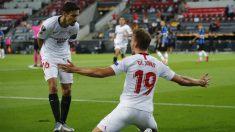 Jesús Navas celebra el 1-1 tras asistir a De Jong. (Getty)