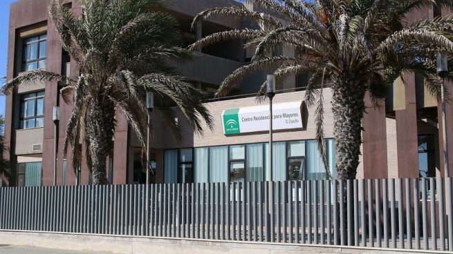 Muere una tercera residente de la residencia de Almería con 74 casos de coronavirus