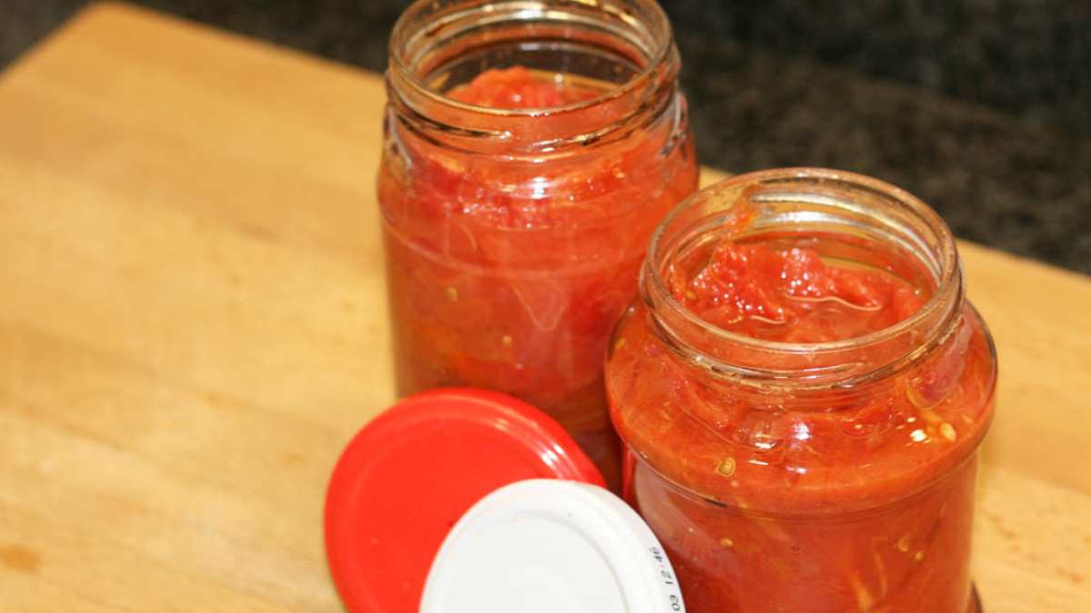 Envasado de tomate, sin vinagre