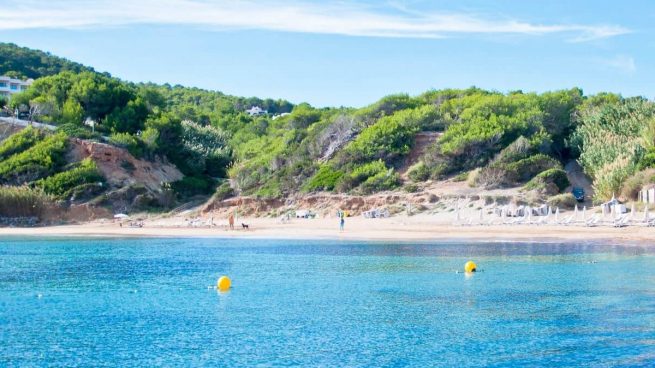 Las 5 mejores playas de España con bandera azul para visitar en verano