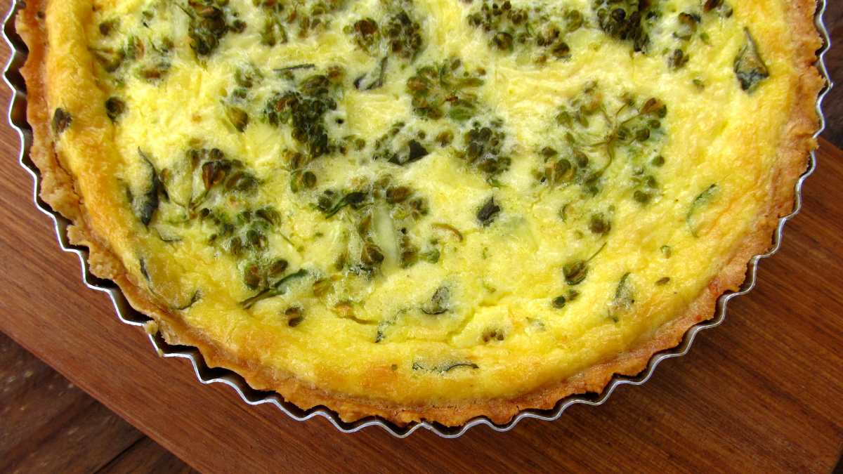 Quiche de brócoli con hinojo.