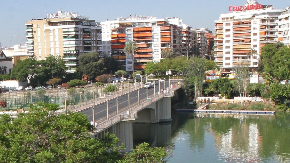Barrio de Los Remedios de Sevilla