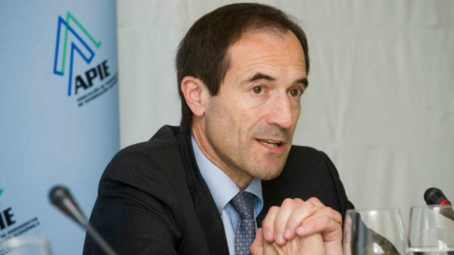 Unicaja Banco pacta la salida de su consejero delegado, Manuel Menéndez, sin reevaluar su gestión