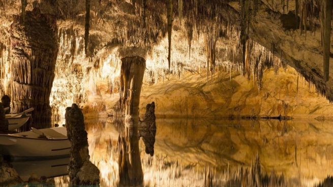 Las 5 cuevas más bonitas de España para visitar este verano