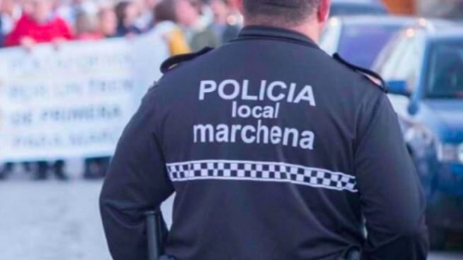 Un policía de Marchena abandonado por su alcaldesa socialista: 