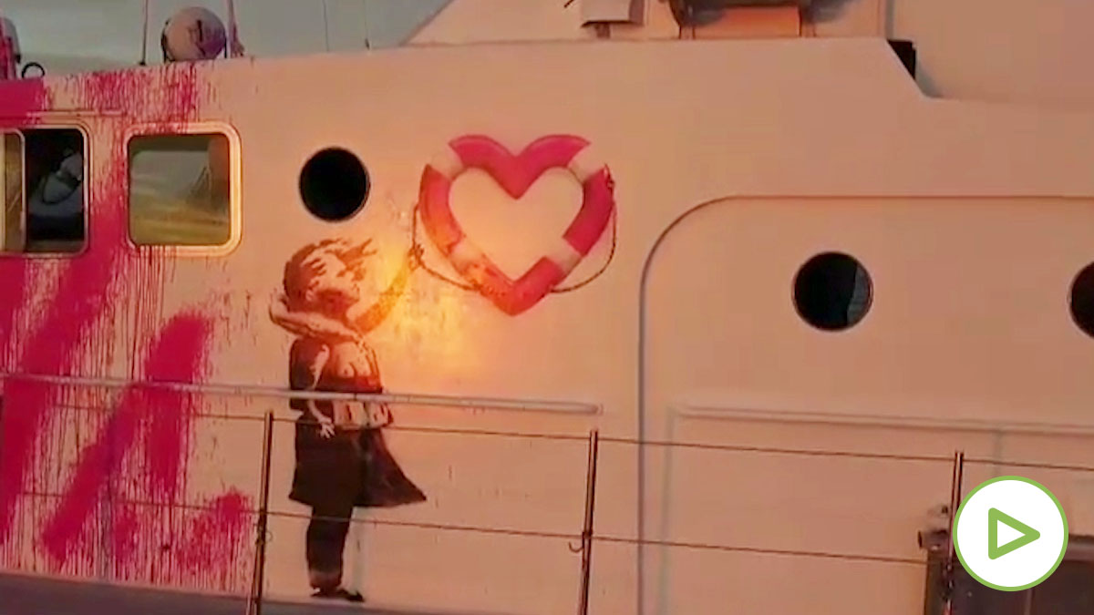 Banksy costea un barco para socorrer a migrantes en el Mediterráneo