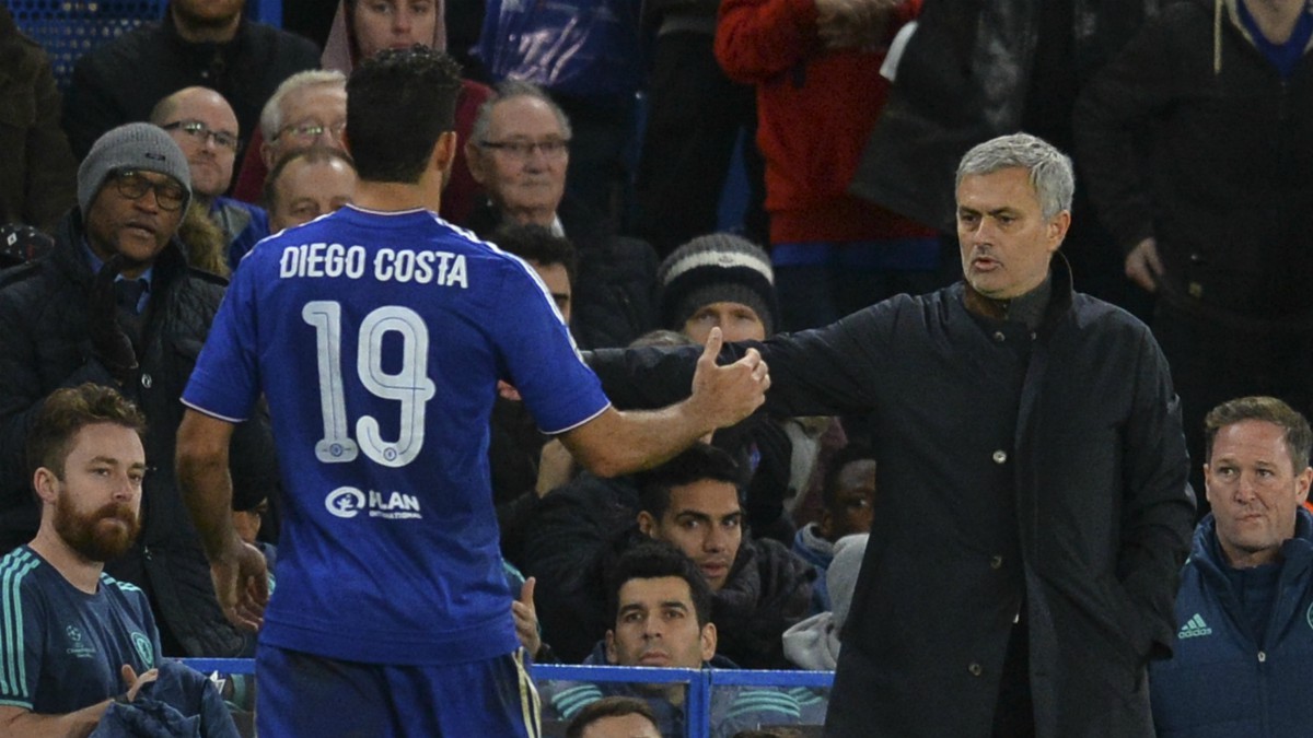Diego Costa y Mourinho en la etapa del delantero en el Chelsea. (AFP)