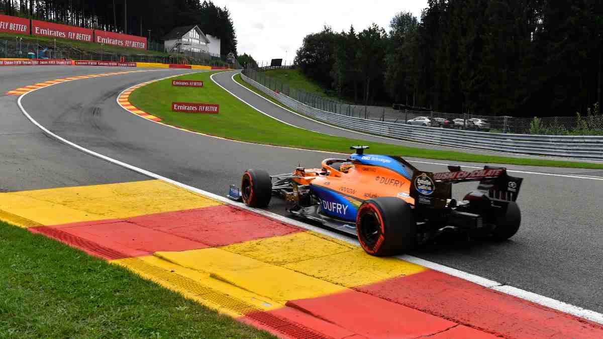 Carlos Sainz durante el Gran Premio de Bélgica en el circuito de Spa. (AFP)
