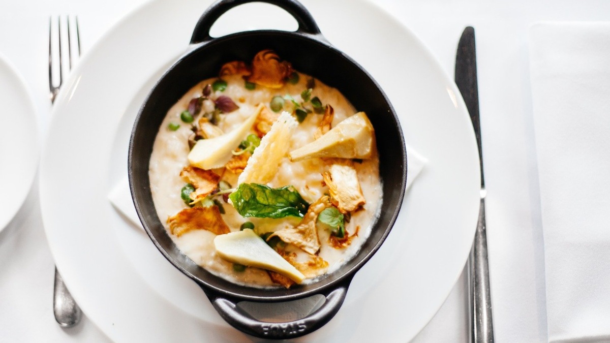 crema de pollo y almendras