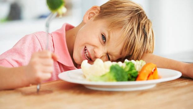 Mi hijo no come: consejos para padres con niños en edad escolar