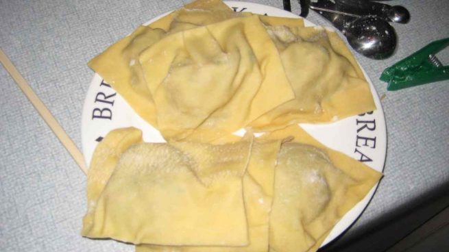 Raviolis de pera con salsa de frutos secos