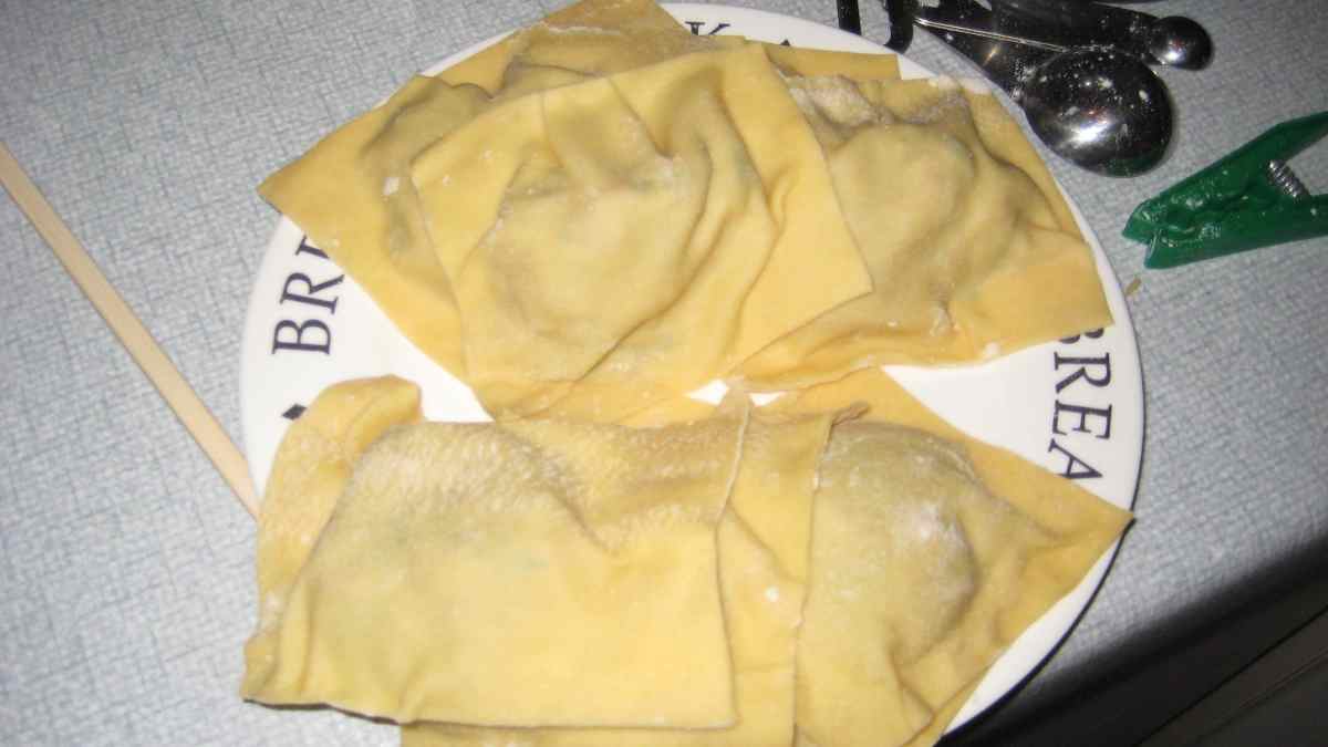 Receta de Raviolis de pera con salsa de frutos secos