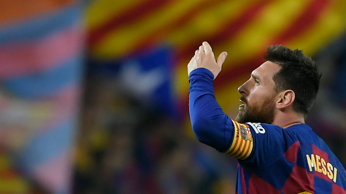 Leo Messi celebra un gol con el Barcelona en el Camp Nou. (AFP)