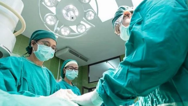 Se ofrecen 132 médicos jubilados para aliviar la carga de trabajo en Atención Primaria en Córdoba