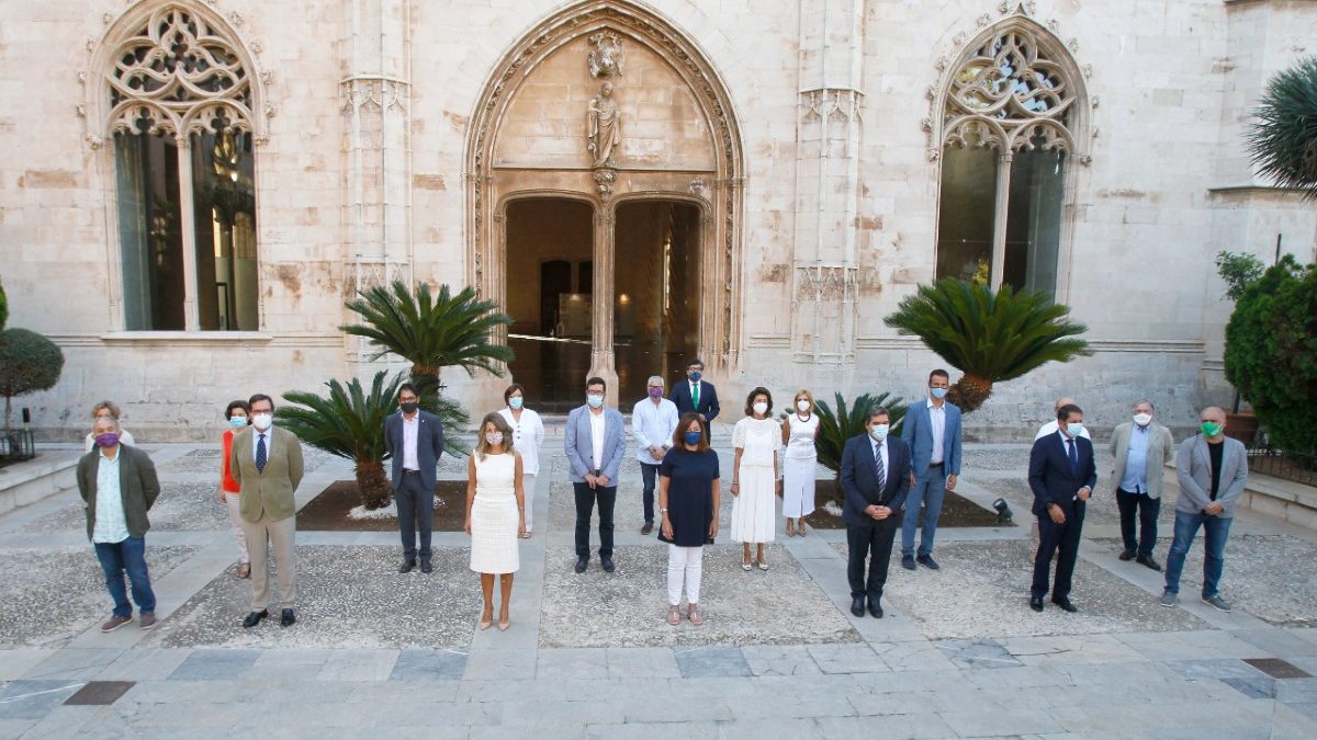 REUNIÓN ENTRE GOBIERNO Y AGENTES SOCIALES