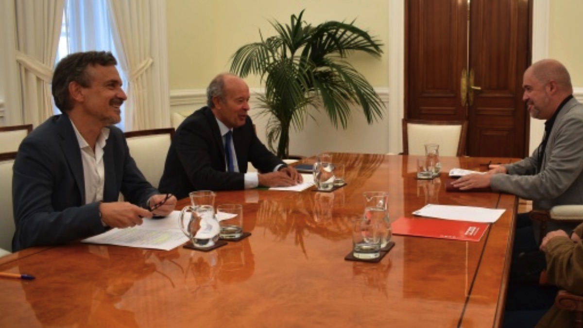 José Manuel López, el ministro Juan Carlos Campo reunidos con Unai Sordo, líder de CCOO. (Foto: Ministerio)