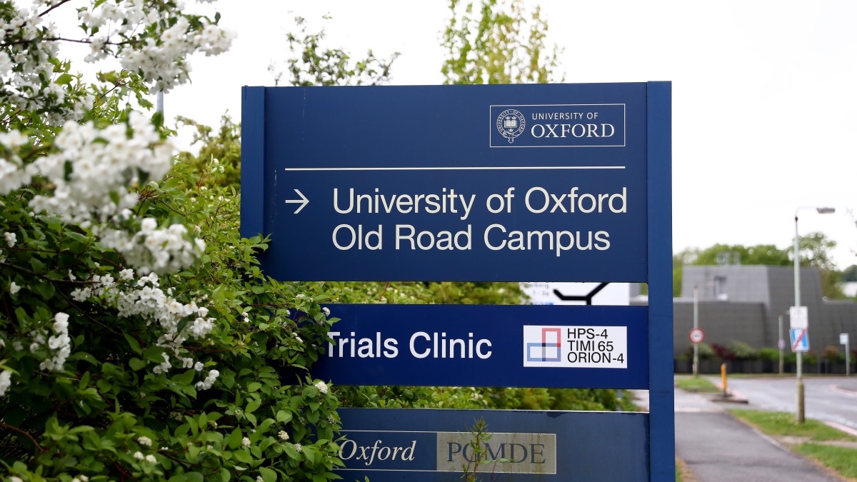 La Universidad de Oxford trabaja en una de las vacunas más avanzadas