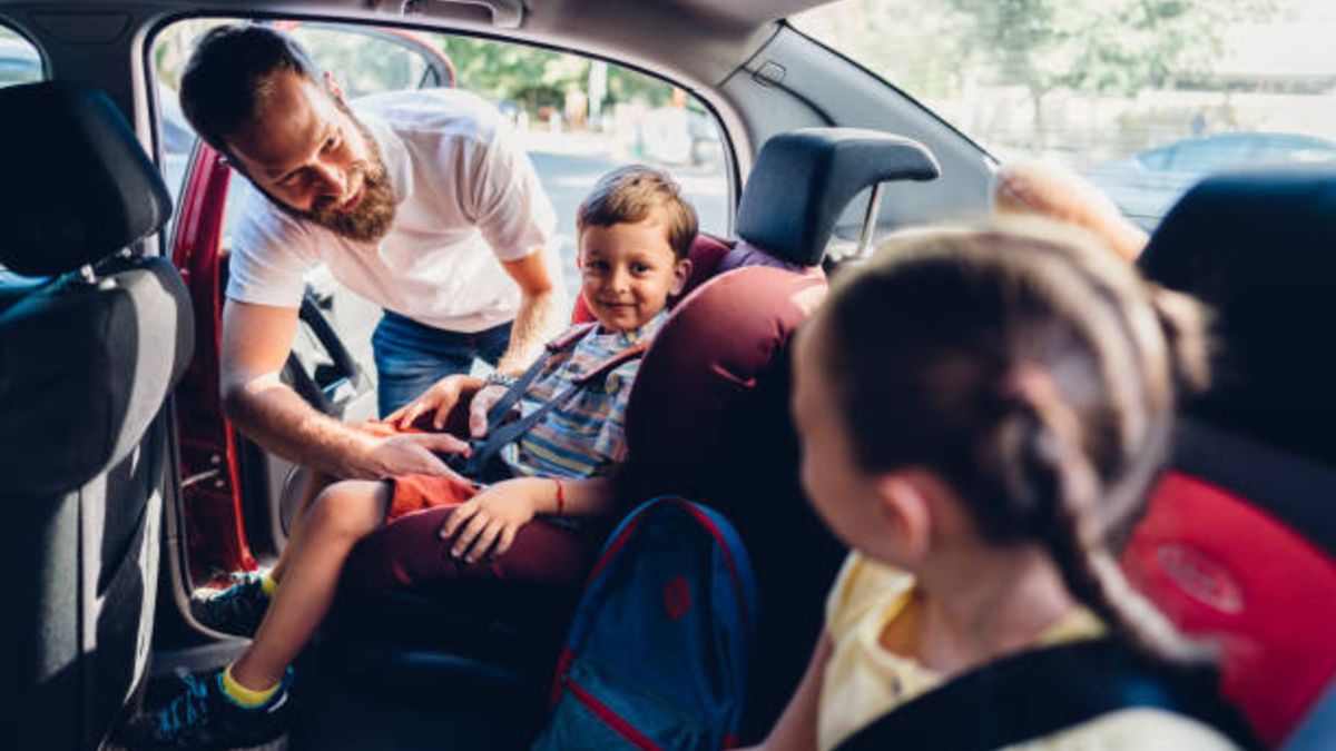 Las reglas básicas para que podamos llevar a los niños al colegio en coche de forma correcta