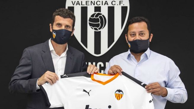 Javi Gracia y Anil Murthy, en la presentación del técnico (Valencia CF).