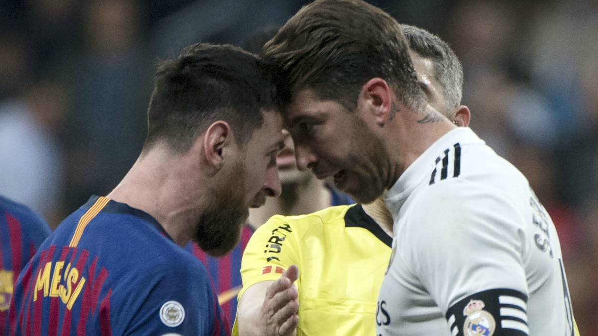 Ramos y Messi, durante un Clásico. (Getty)