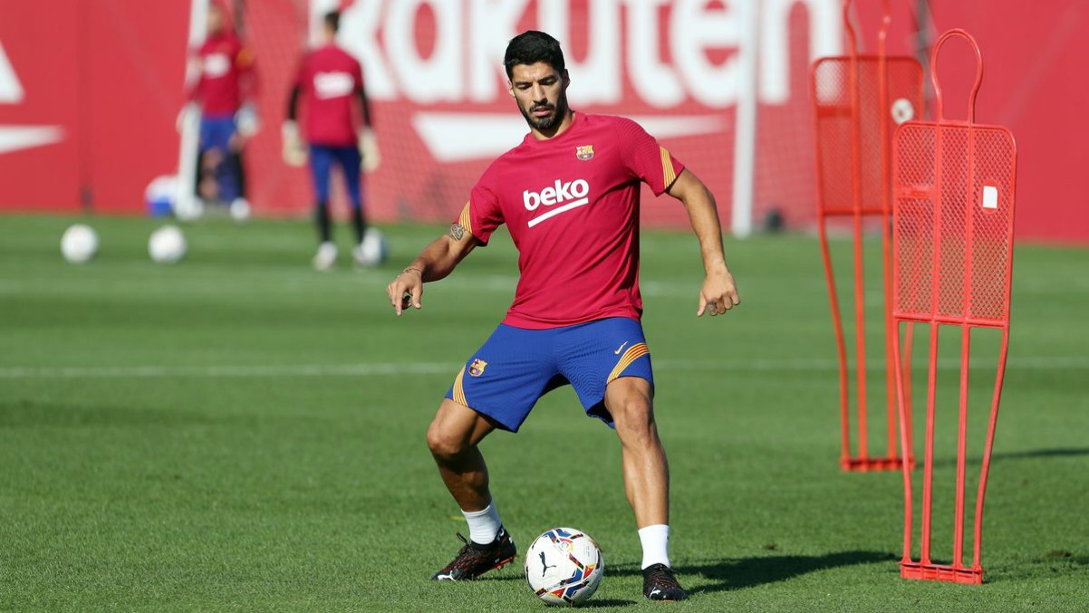 Luis Suárez durante un entrenamiento con el Barcelona. (fcbarcelona.cat)