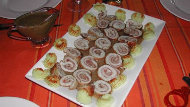 Rollitos de pavo con champiñones al vino 