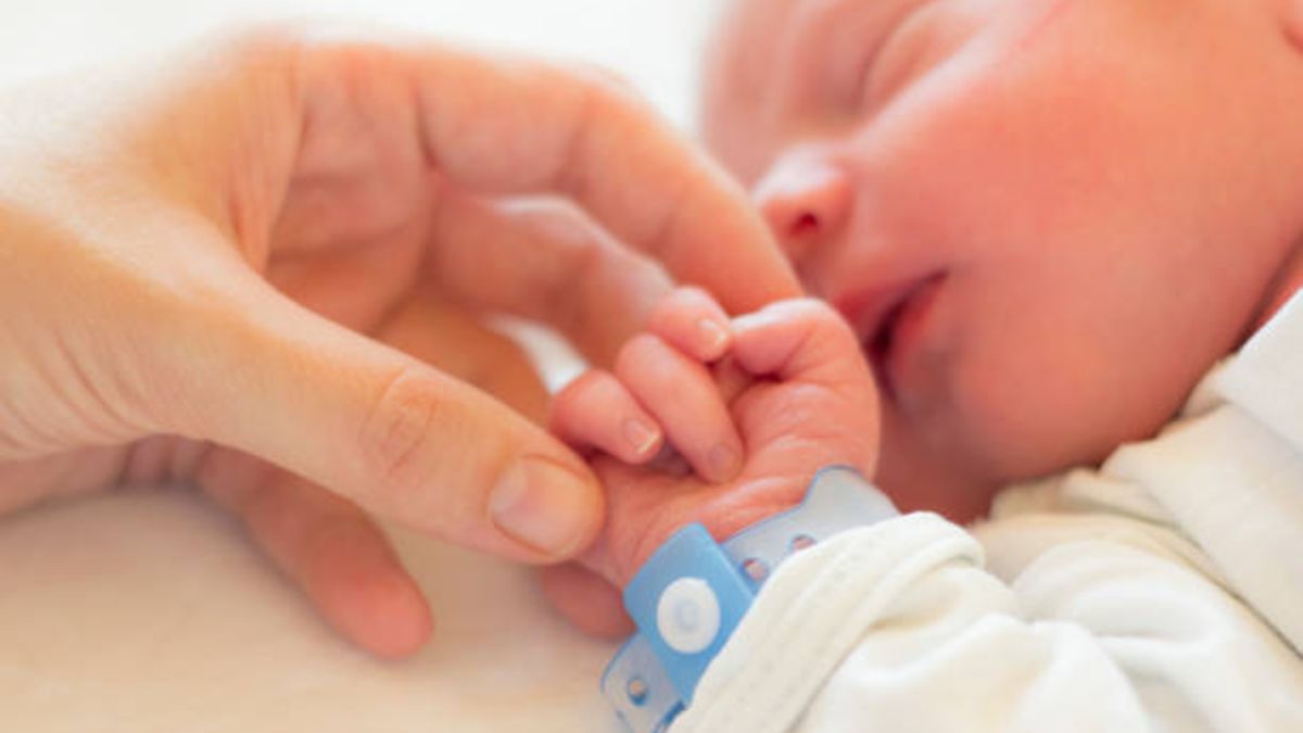Señales de alarma en los recién nacidos que nos pueden hacer llevar al bebé al médico