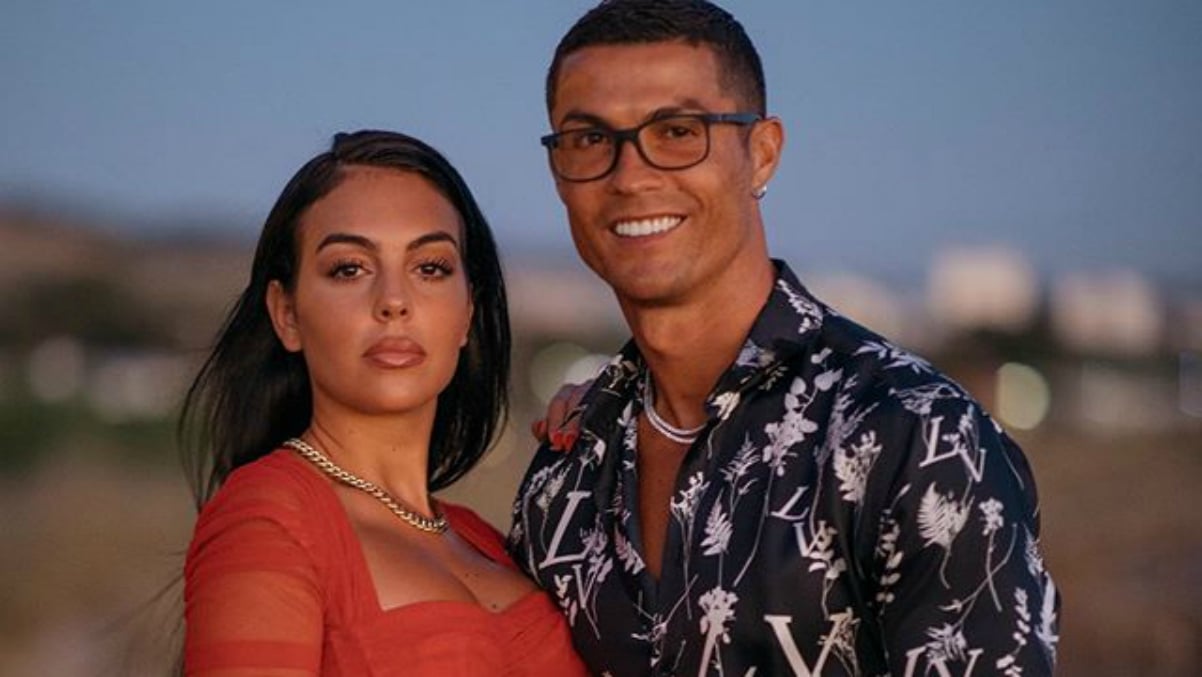 Georgina Rodríguez y Cristiano Ronaldo durante las vacaciones.