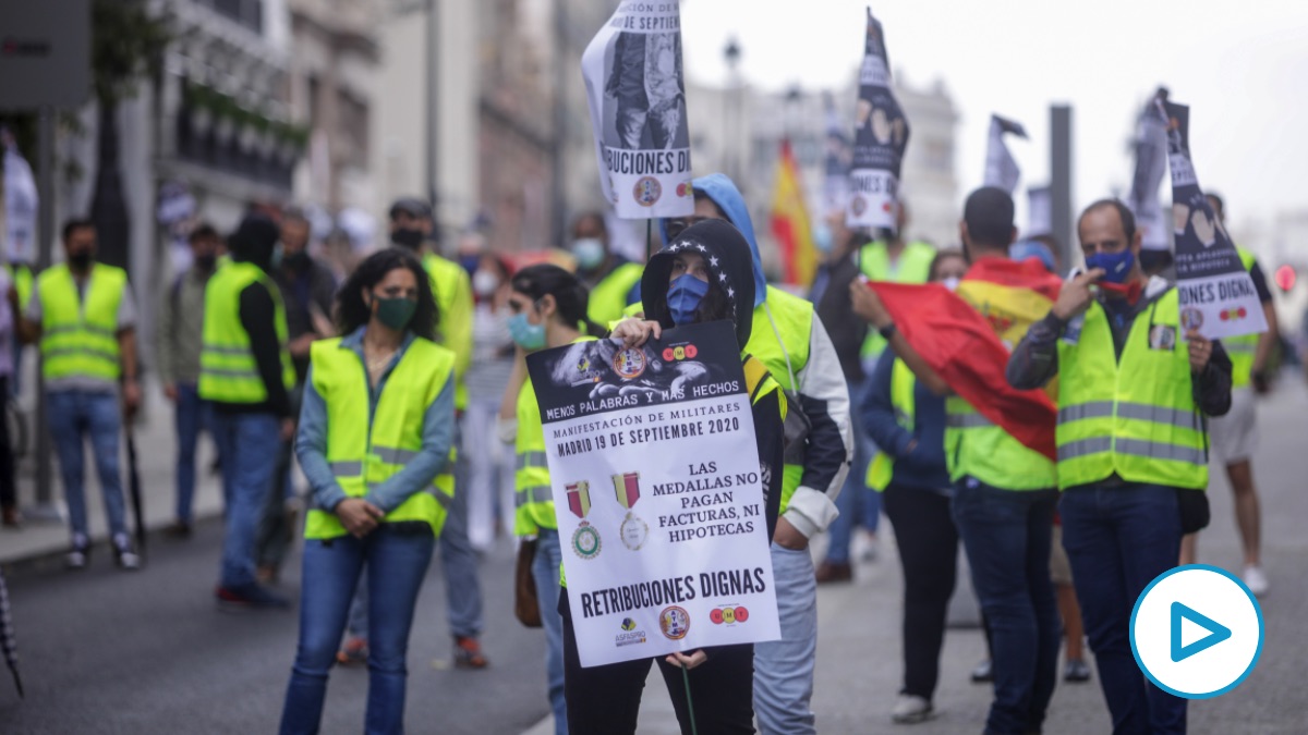 Protesta de militares con la presencia de Vox. (Foto: Europa Press)