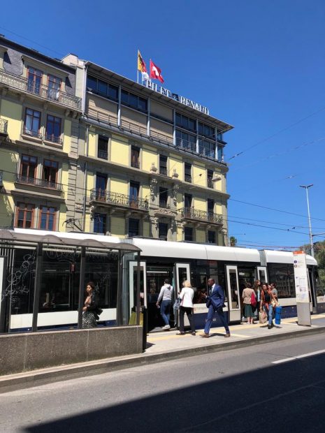 El despacho del abogado Arturo Fasana se encuentra en la última planta de este edificio de Ginebra (Suiza).