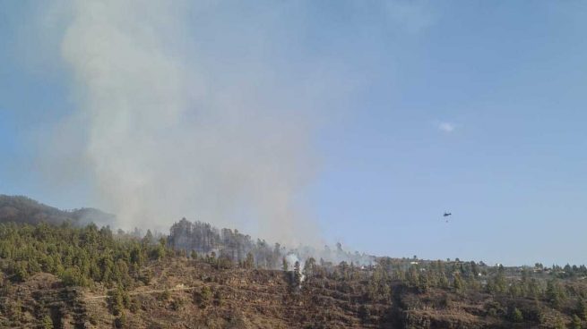 Incendio en la localidad de Tijarafe, en la isla de La Palma. Foto: EP