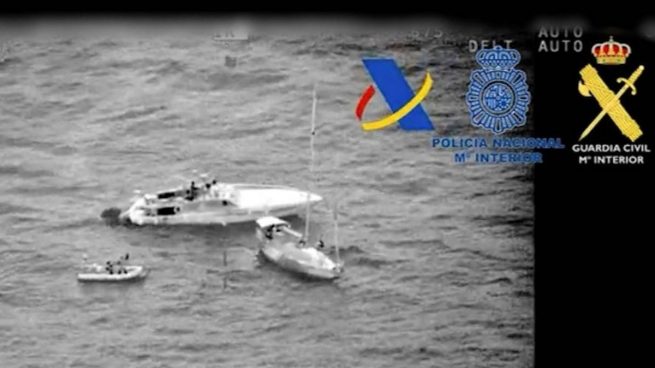 Interceptan un velero con 200 kilos de hachís frente a las costas de Almería
