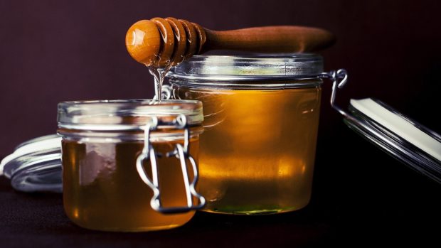 Receta de bocaditos de hojaldre, miel y pistachos
