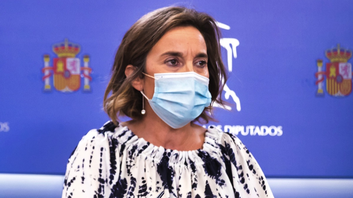 La Portavoz del Grupo Parlamentario Popular, Cuca Gamarra, atiende a los medios de comunicación desde el Congreso de los Diputados. (Foto: GPP)