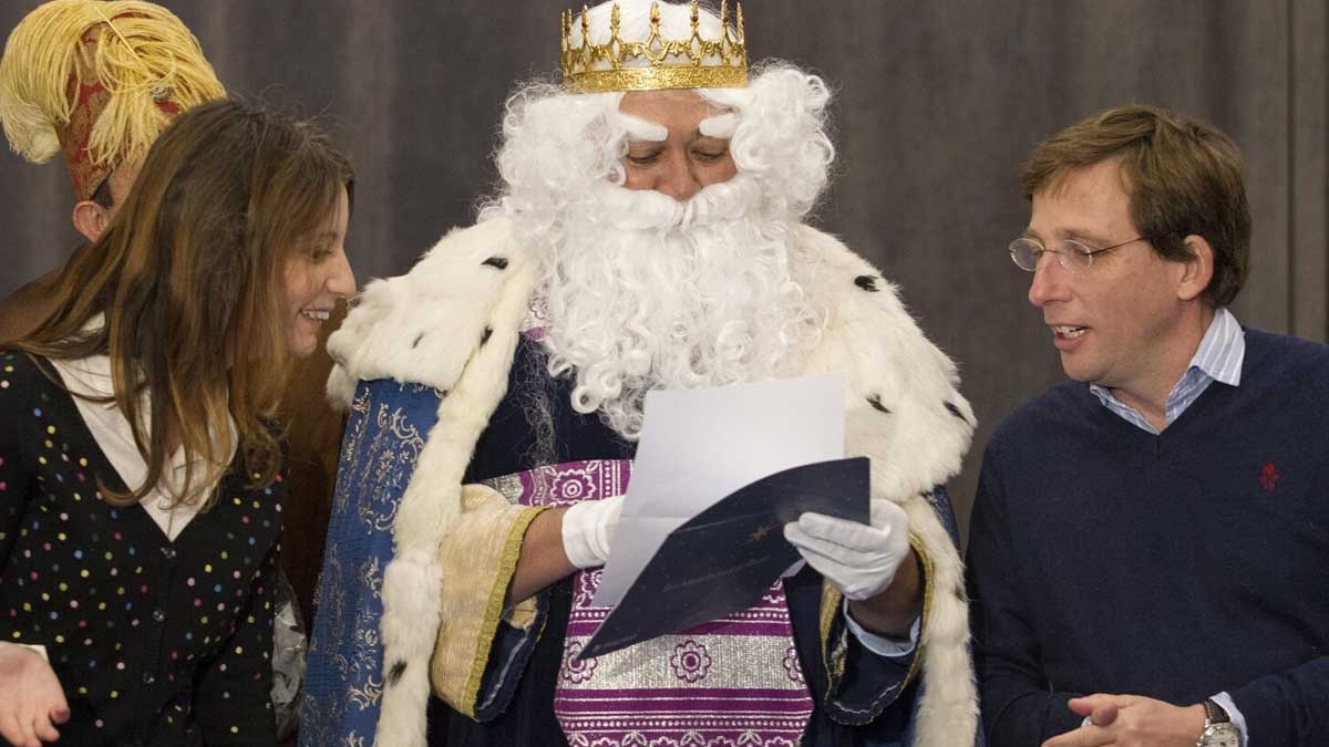 Almeida recibe a los Reyes Magos en el Ayuntamiento. Foto: EP