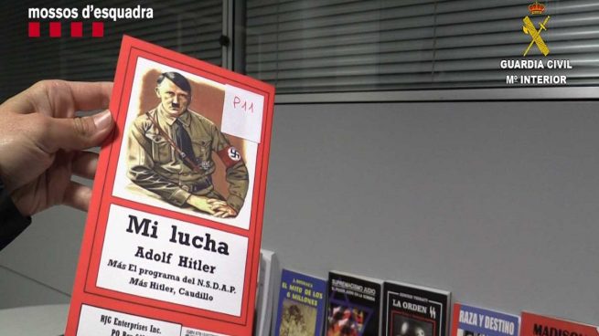 Material intervenido a los dos detenidos por enaltecimiento del terrorismo racista en la Pobla de Ciérvoles (Lérida) y en Campello (Alicante).