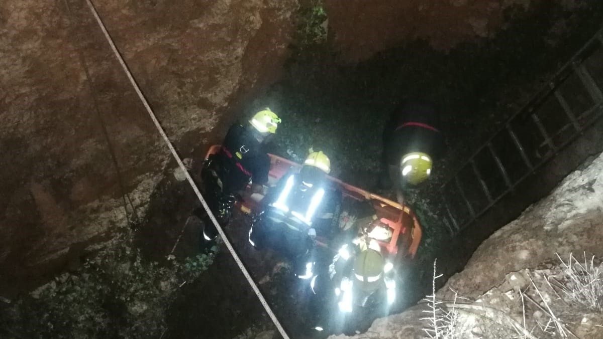 Málaga.- Sucesos.- Rescatada una joven de 18 años tras caer a un pozo de unos cinco metros en el Cerro de la Tortuga