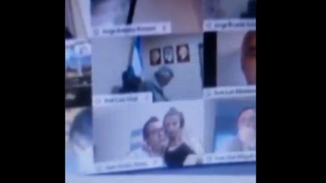 Twitter: Expulsan a un diputado por pillarlo besando a su pareja en plena sesión parlamentaria