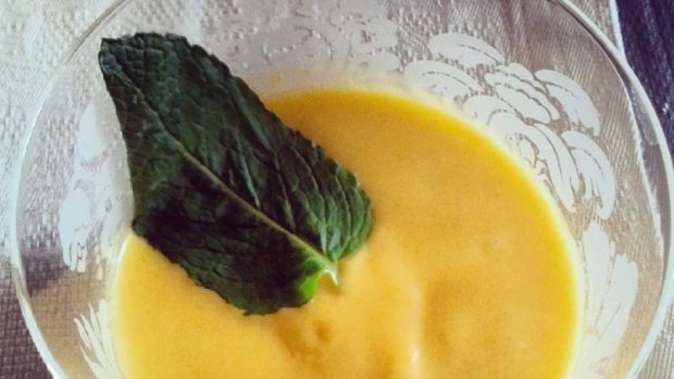 Sopa fría de mango