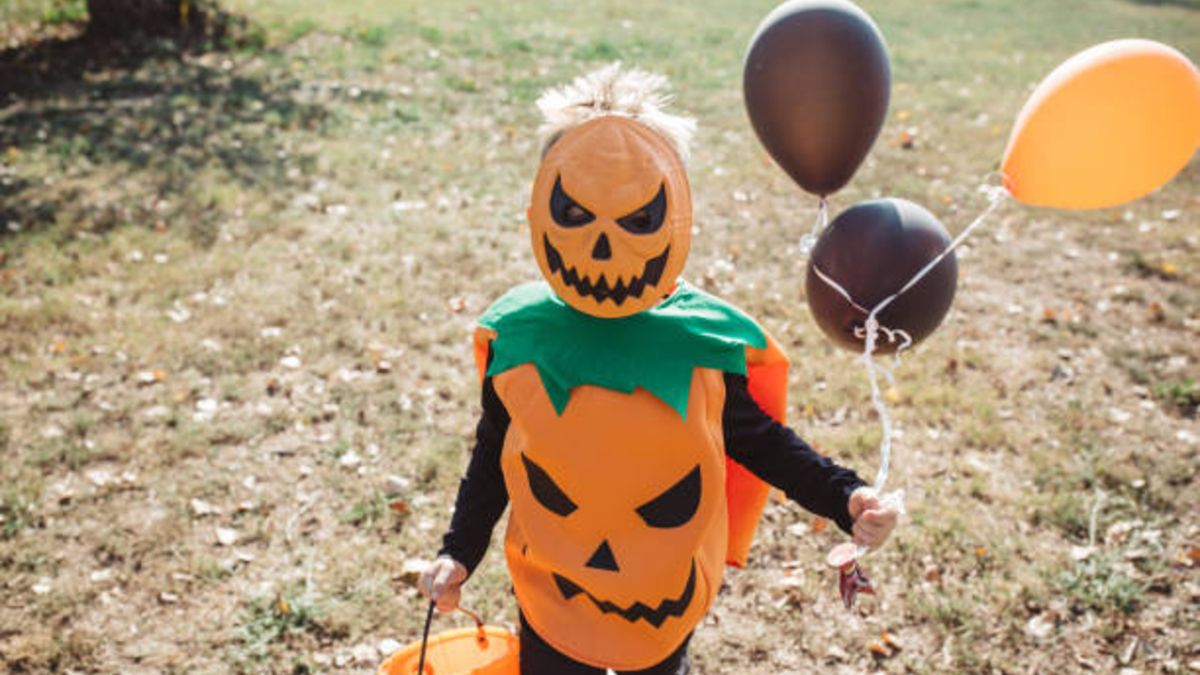 Cómo hacer un disfraz de calabaza de Halloween para los niños