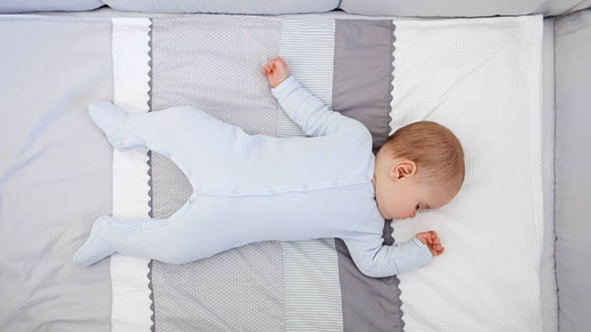Pautas para elegir la mejor ropa para que el bebé duerma
