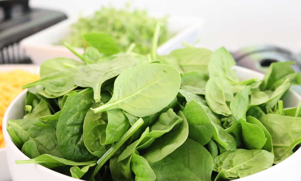 Los vegetales de hoja verde son ricos en betacarotenos que tienen propiedades antiinflamatorias