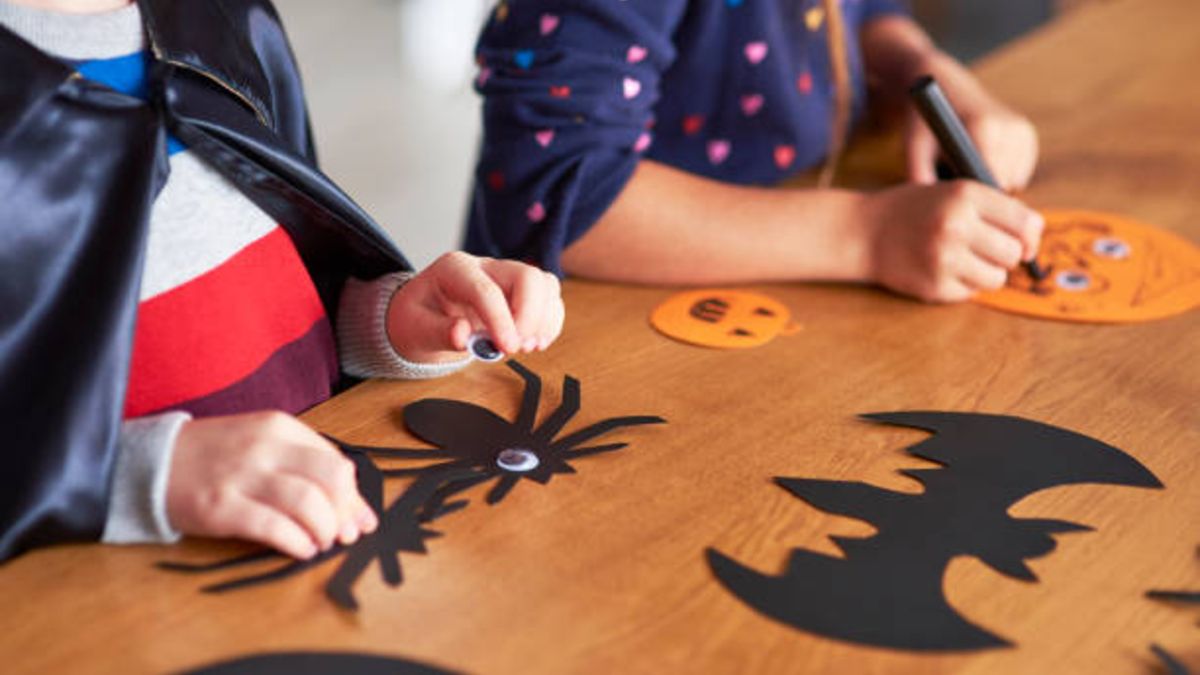 Descubre las mejores manualidades de Halloween que podemos hacer con los niños pequeños