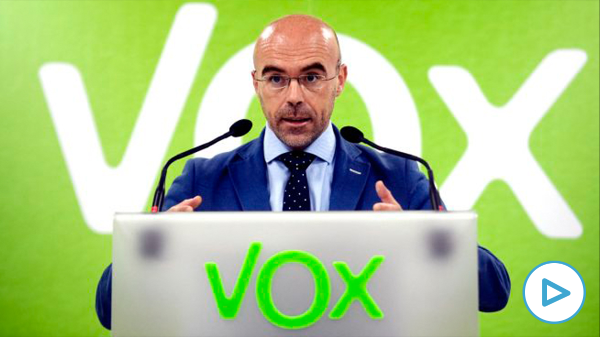 El miembro del Comité Ejecutivo Nacional de Vox y portavoz del Comité de Acción Política, Jorge Buxadé, durante una rueda de prensa. (Foto: Europa Press)