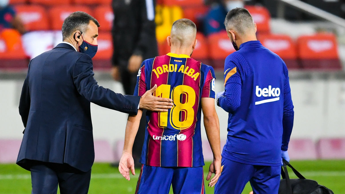 Jordi Alba se lesionó en el partido contra el Sevilla. (Getty)